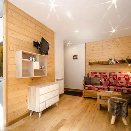 4 Pers. Avec Balcon Face A L'aiguille Du Midi, Chamonix, Parking & Services Inclus - Fr-1-343-210 *